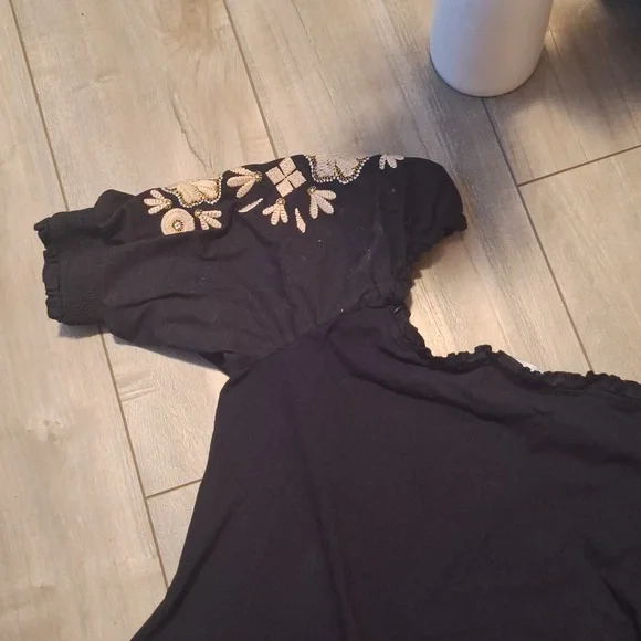 Embroiderd Top - Picture 6 of 9